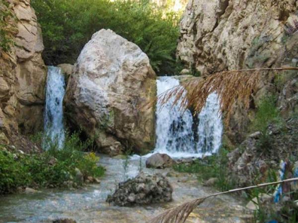 فرار از یک روز گرم تابستانی با آب تنی در تنگه و آبشار روزیه سمنان