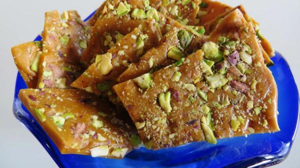 طرز تهیه دسر سوهان قمی طرز تهیه دسر سوهان قمی