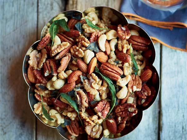 طرز تهیه آجیل خانگی به 3 روش