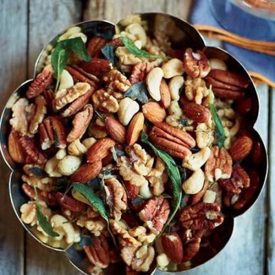 طرز تهیه آجیل خانگی به 3 روش